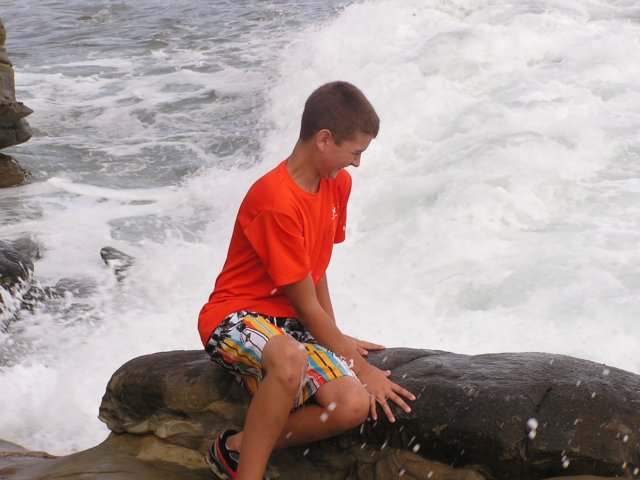 willisgettingsplashed.jpg